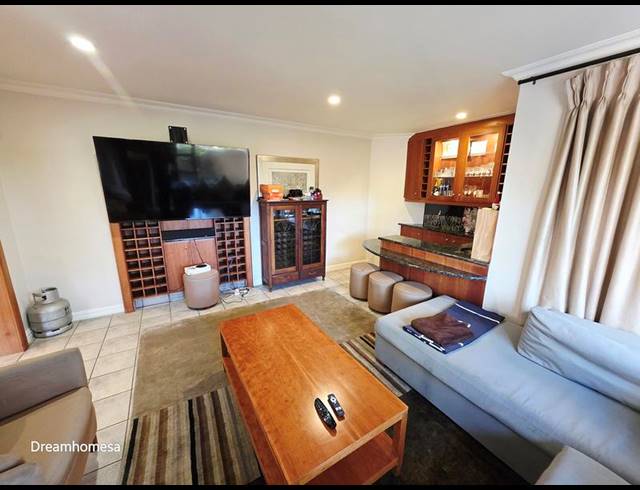 4 BEDROOM PROPERTY TO RENT IN RIVER CLUB